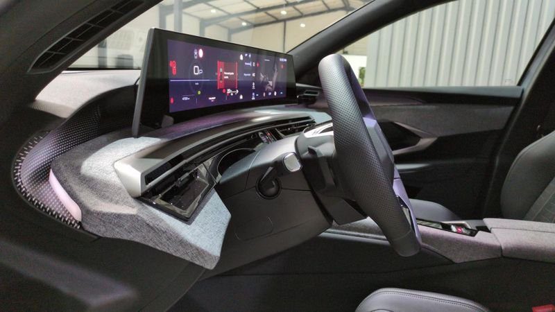 Peugeot 3008 nouveau Hybrid 145 e-dcs6 gt