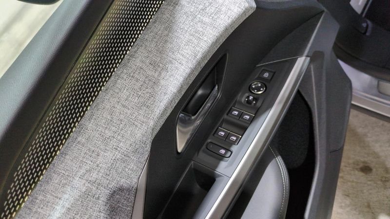 Peugeot 3008 nouveau Hybrid 145 e-dcs6 gt