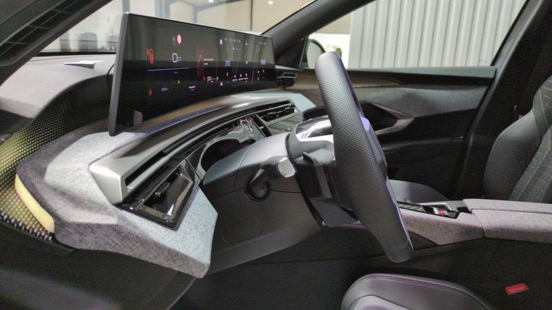 Peugeot 3008 nouveau Hybrid 145 e-dcs6 gt