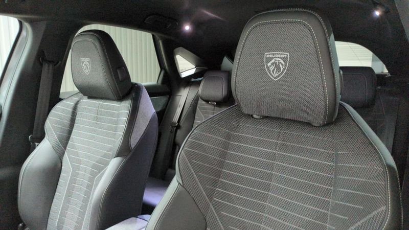 Peugeot 3008 nouveau Hybrid 145 e-dcs6 gt