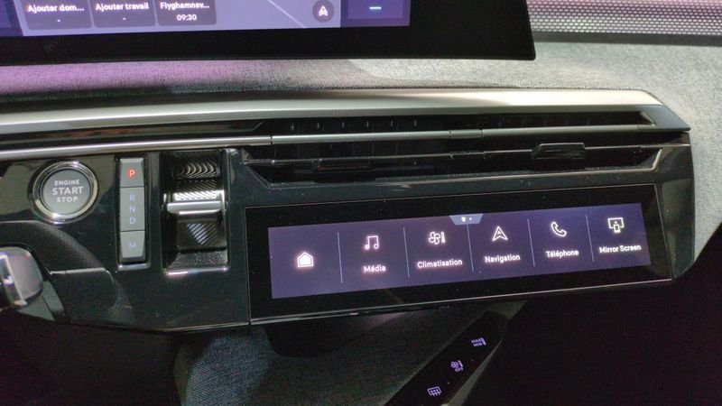 Peugeot 3008 nouveau Hybrid 145 e-dcs6 gt