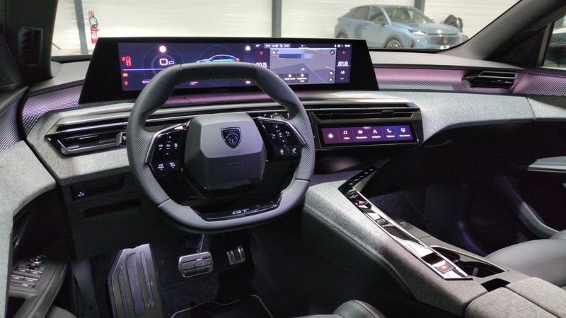 Peugeot 3008 nouveau Hybrid 145 e-dcs6 gt