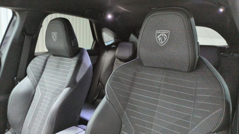 Peugeot 3008 nouveau Hybrid 145 e-dcs6 gt