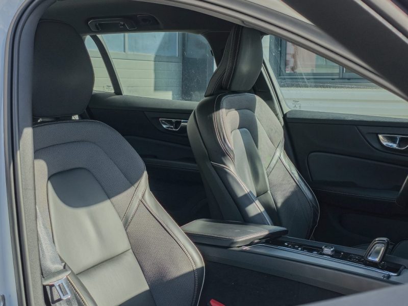 VOLVO V60 B4 R-DESIGN 2.0 TDI 197Cv AWD