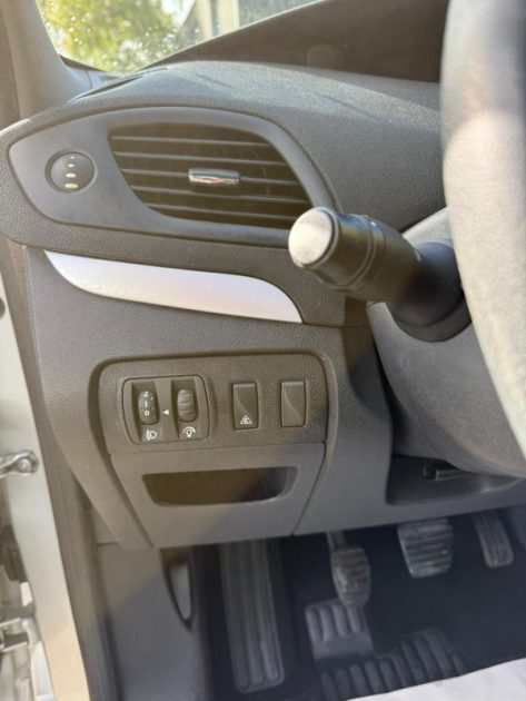 RENAULT MEGANE SCENIC 1.5 DCI 95CH FAP EXPRESSION ECO² 2013