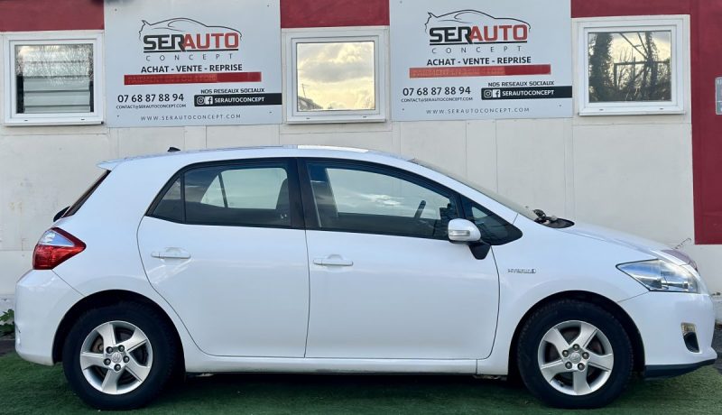 TOYOTA AURIS HYBRIDE 136H DYNAMIC