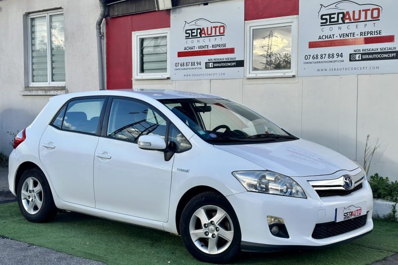 TOYOTA AURIS HYBRIDE 136H DYNAMIC