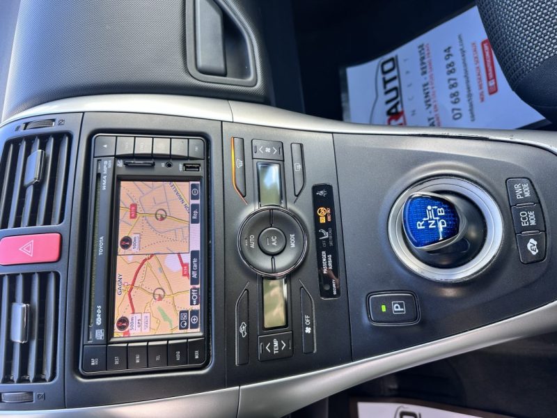 TOYOTA AURIS HYBRIDE 136H DYNAMIC