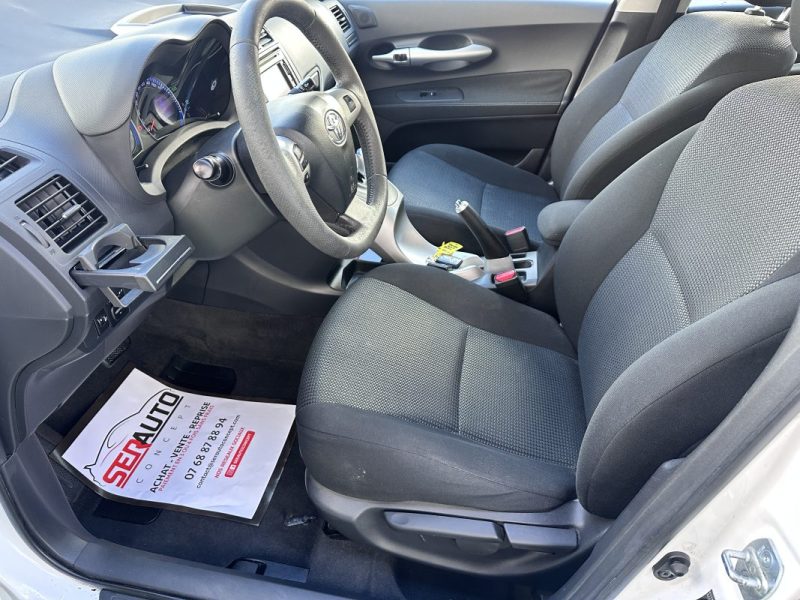 TOYOTA AURIS HYBRIDE 136H DYNAMIC