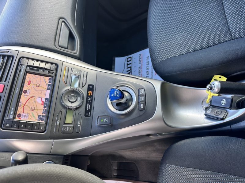 TOYOTA AURIS HYBRIDE 136H DYNAMIC