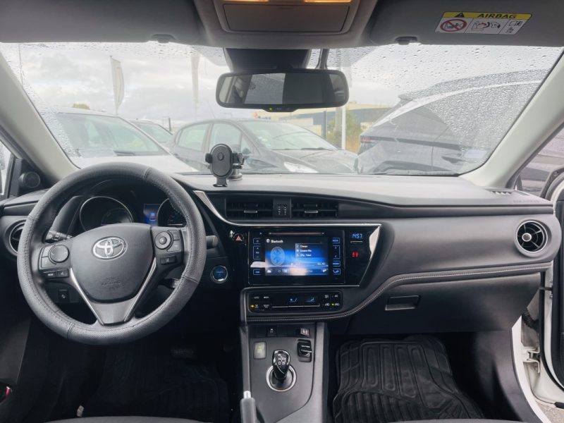 TOYOTA AURIS HSD 136H DESIGN / Entretien Complet - Caméra De Recul