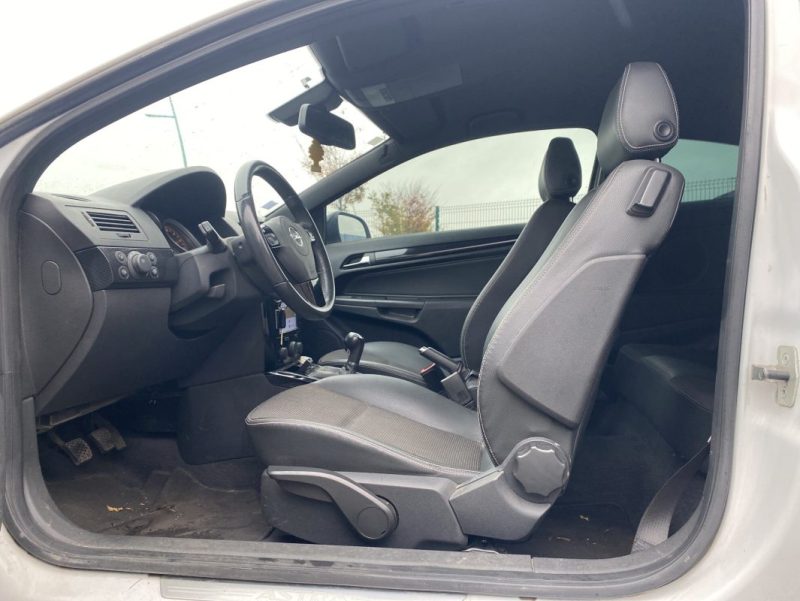 OPEL ASTRA GTC 1.7 L CDTI 110 ch SPORT, CARPLAY