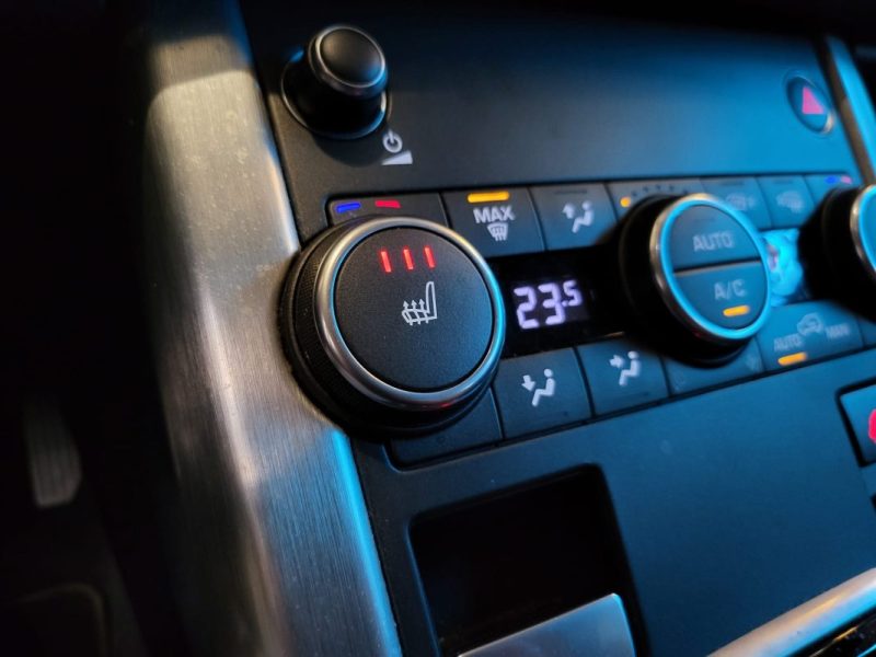 RANGE ROVER EVOQUE 2.0 TD4 150 SE DYNAMIC / SIEGES ELECTRIQUES + CHAUFFANTS / SUIVI LAND ROVER