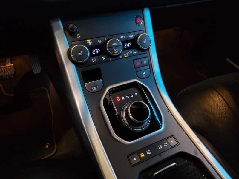 RANGE ROVER EVOQUE 2.0 TD4 150 SE DYNAMIC / SIEGES ELECTRIQUES + CHAUFFANTS / SUIVI LAND ROVER