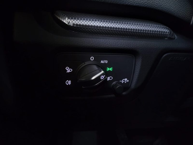 AUDI A3 1.6 TDI 116CH BUSINESS LINE SIEGES CHAUFFANTS / AUTO DES FEUX  2018