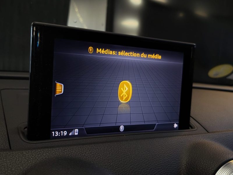 AUDI A3 1.6 TDI 116CH BUSINESS LINE SIEGES CHAUFFANTS / AUTO DES FEUX  2018