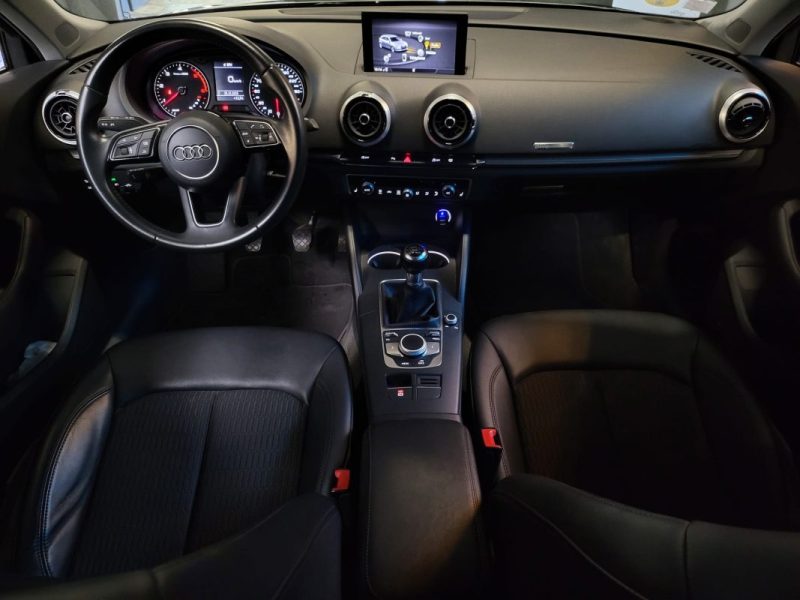 AUDI A3 1.6 TDI 116CH BUSINESS LINE SIEGES CHAUFFANTS / AUTO DES FEUX  2018