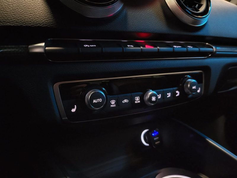 AUDI A3 1.6 TDI 116CH BUSINESS LINE SIEGES CHAUFFANTS / AUTO DES FEUX  2018