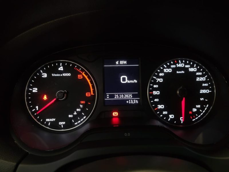 AUDI A3 1.6 TDI 116CH BUSINESS LINE SIEGES CHAUFFANTS / AUTO DES FEUX  2018