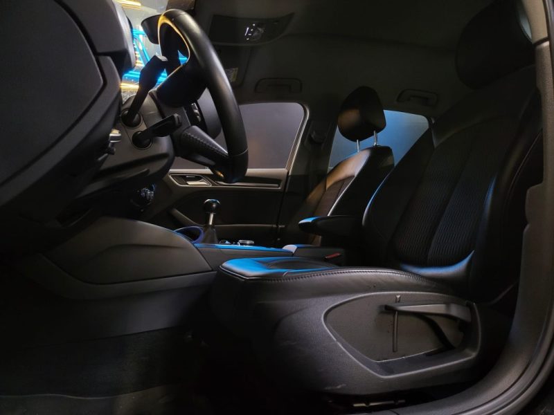 AUDI A3 1.6 TDI 116CH BUSINESS LINE SIEGES CHAUFFANTS / AUTO DES FEUX  2018