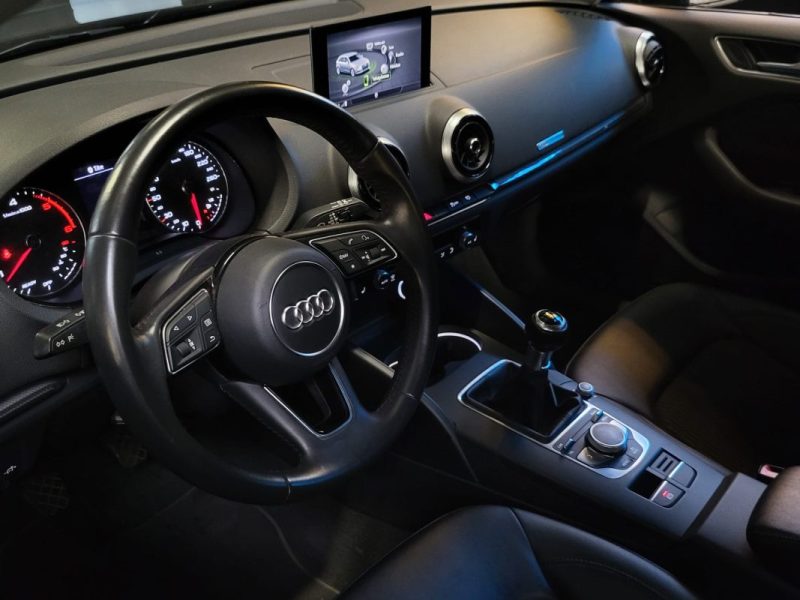 AUDI A3 1.6 TDI 116CH BUSINESS LINE SIEGES CHAUFFANTS / AUTO DES FEUX  2018