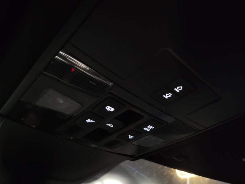 VOLKSWAGEN TIGUAN  2.0 TDI 150CV R-LINE TOIT OUVRANT / APPLE CARPLAY / SIEGES ELECTRIQUES / MAIN LIBRE 2021