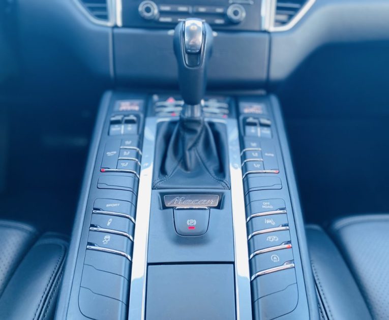 PORSCHE MACAN 2.0 252CH PDK 7 / CarPlay - Full Entretien - PDLS Plus 