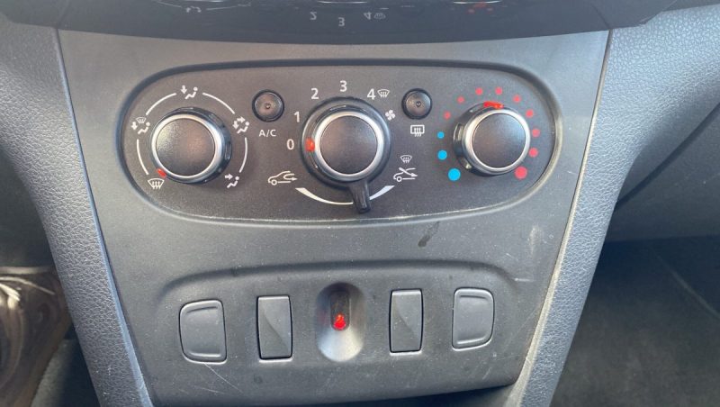 DACIA LOGAN 1.0 L SCe 75 ch Lauréate 1ère main