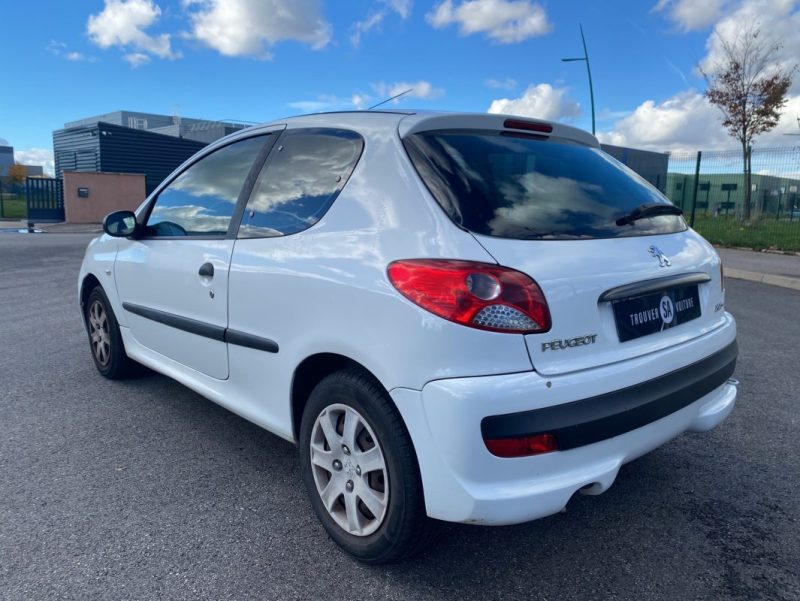 PEUGEOT 206 + 1.1 L 60 ch , Distribution, embrayage et entretien à jour