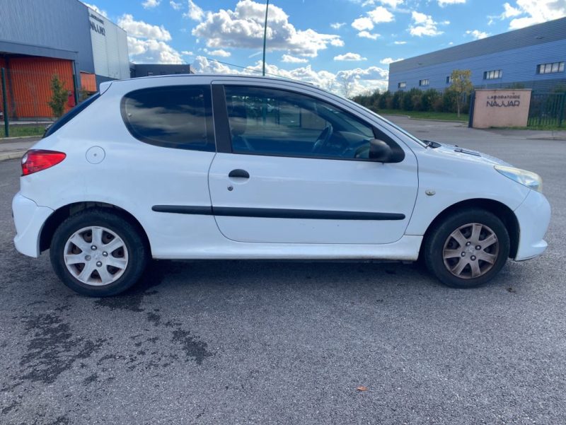 PEUGEOT 206 + 1.1 L 60 ch , Distribution, embrayage et entretien à jour