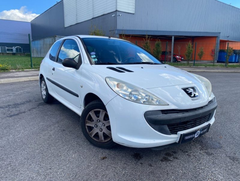 PEUGEOT 206 + 1.1 L 60 ch , Distribution, embrayage et entretien à jour