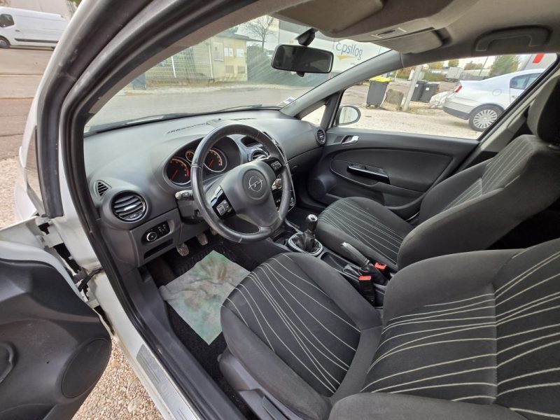 OPEL CORSA 1.2 TWINPORT 85 111 2010