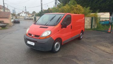 RENAULT TRAFIC L1H1  1ER ET 2  VITESSE HS 2005