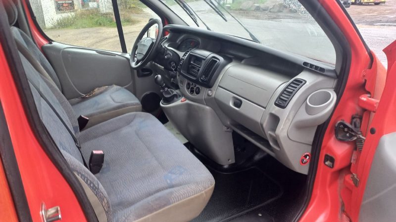 RENAULT TRAFIC L1H1  1ER ET 2  VITESSE HS 2005