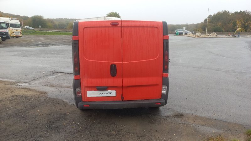 RENAULT TRAFIC L1H1  1ER ET 2  VITESSE HS 2005