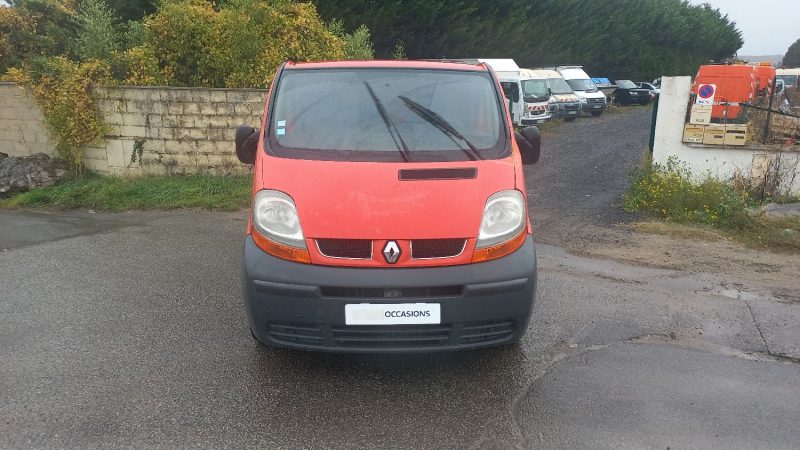 RENAULT TRAFIC L1H1  1ER ET 2  VITESSE HS 2005