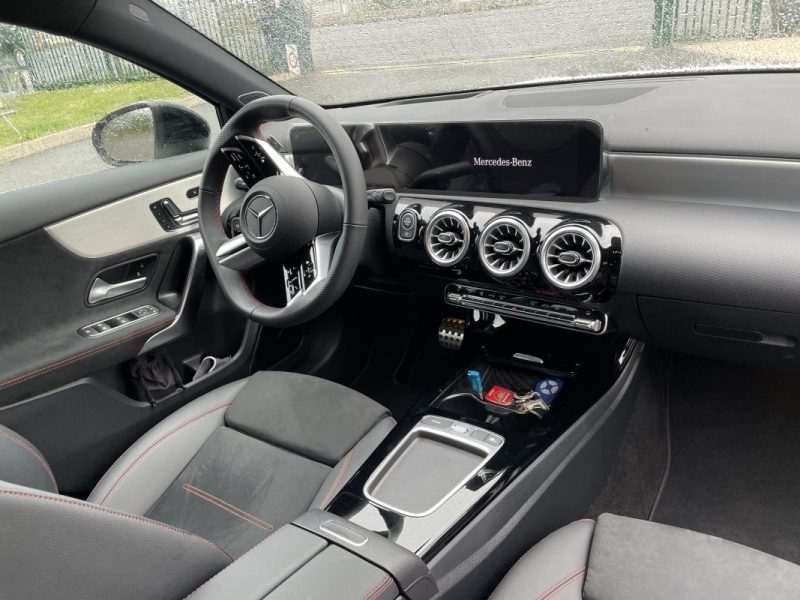 MERCEDES A200D AMG LINE 2024 - 5000 Kms - Toit ouvrant 