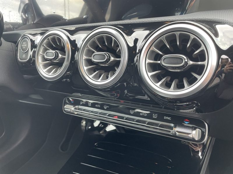 MERCEDES A200D AMG LINE 2024 - 5000 Kms - Toit ouvrant 