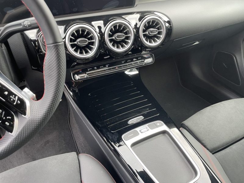 MERCEDES A200D AMG LINE 2024 - 5000 Kms - Toit ouvrant 