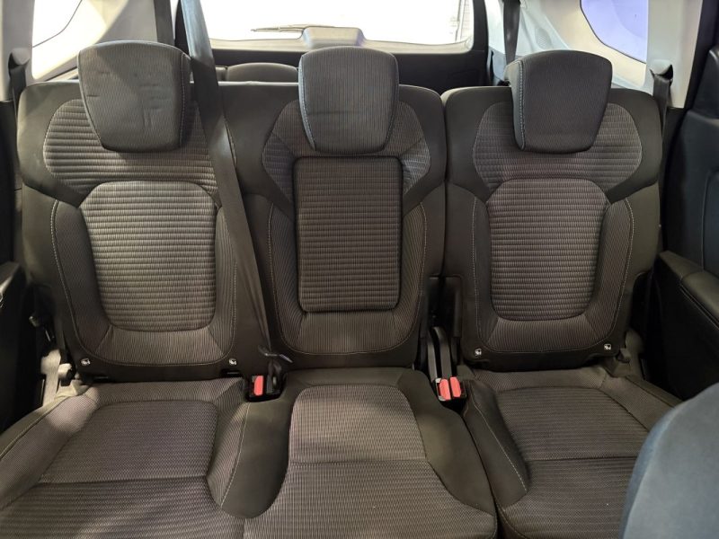 Renault grand Scénic  1.5 DCI 110CH -7 PLACES - Attelage 