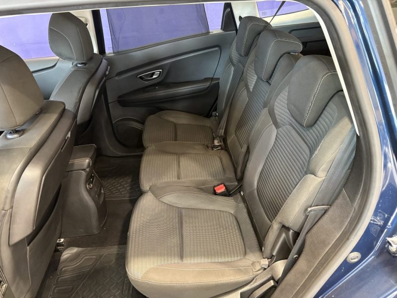 Renault grand Scénic  1.5 DCI 110CH -7 PLACES - Attelage 