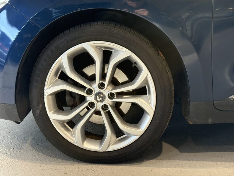 Renault grand Scénic  1.5 DCI 110CH -7 PLACES - Attelage 