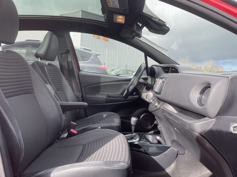 TOYOTA YARIS 3 HSD 100H COLLECTION / Entretien Toyota  - Toit Panoramique - Caméra De Recul