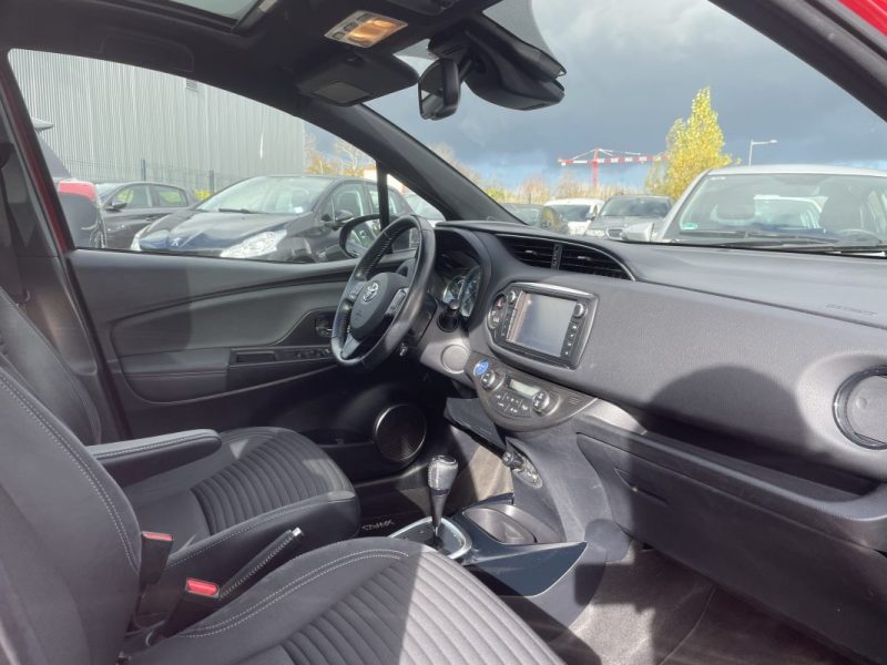 TOYOTA YARIS 3 HSD 100H COLLECTION / Entretien Toyota  - Toit Panoramique - Caméra De Recul