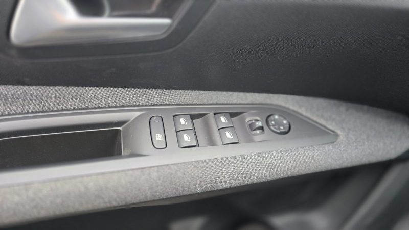 PEUGEOT 3008 1.5L BLUE HDI - 130 CV ACTIVE BUSINESS 2021