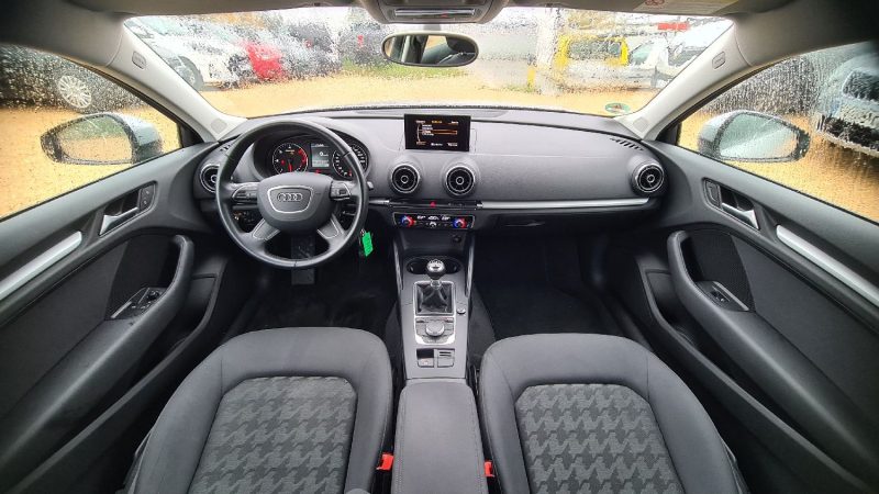 AUDI A3 - 1.6 TDi Attraction 105ch