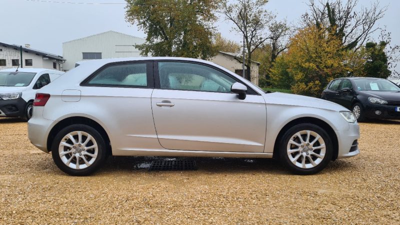 AUDI A3 - 1.6 TDi Attraction 105ch