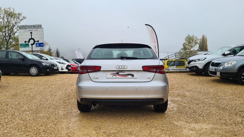 AUDI A3 - 1.6 TDi Attraction 105ch