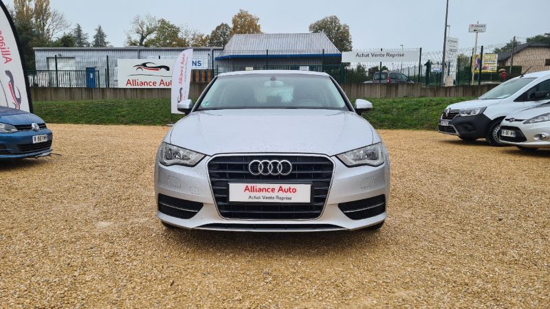 AUDI A3 - 1.6 TDi Attraction 105ch