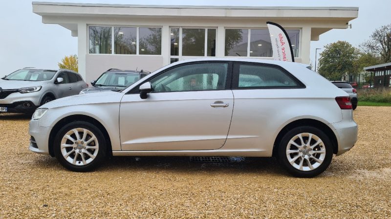 AUDI A3 - 1.6 TDi Attraction 105ch